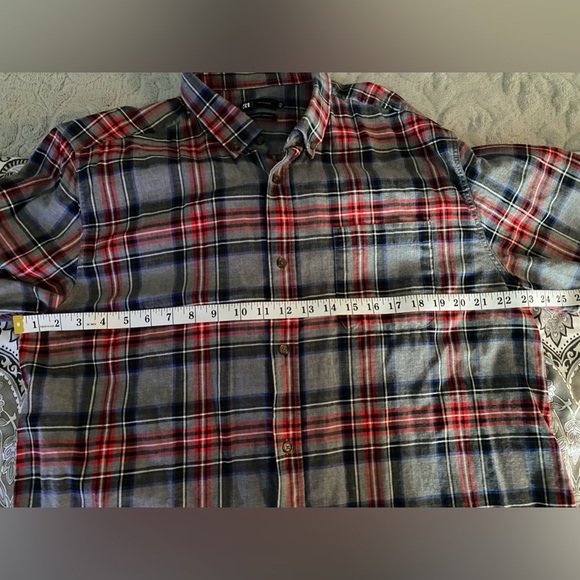 Never worn XL shirt from Simons - Picture 2 of 5